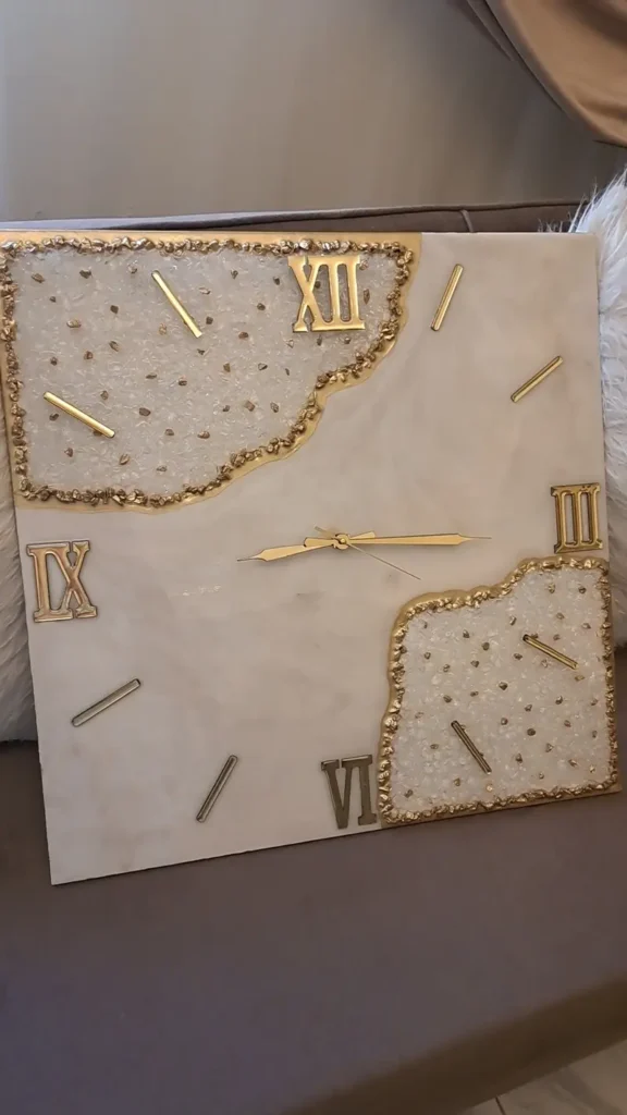 ساعه حائط من الريزن